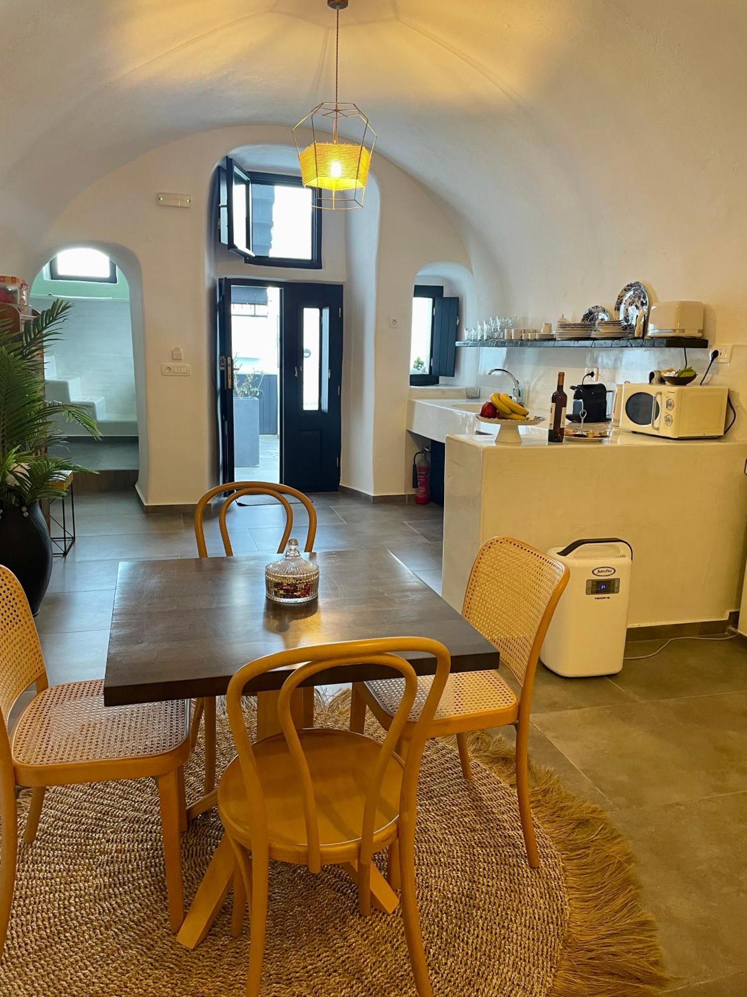 Doukas Caldera Suites 산토리니 외부 사진